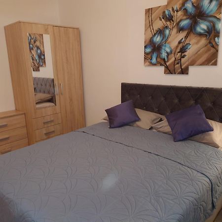 Apartments Tulipan - With Free Private Parking Garage Mostar Esterno foto