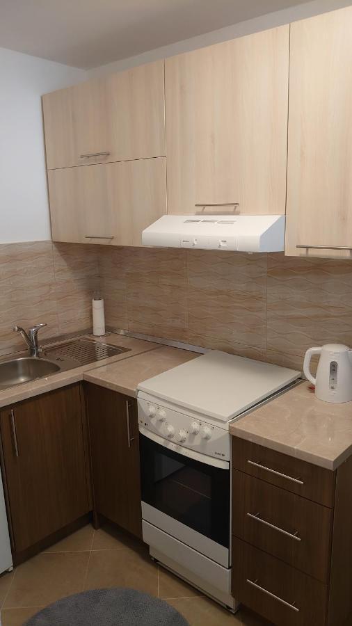 Apartments Tulipan - With Free Private Parking Garage Mostar Esterno foto