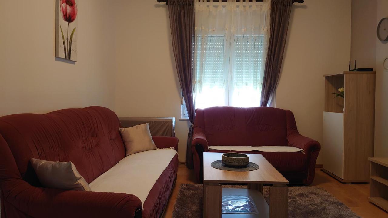 Apartments Tulipan - With Free Private Parking Garage Mostar Esterno foto