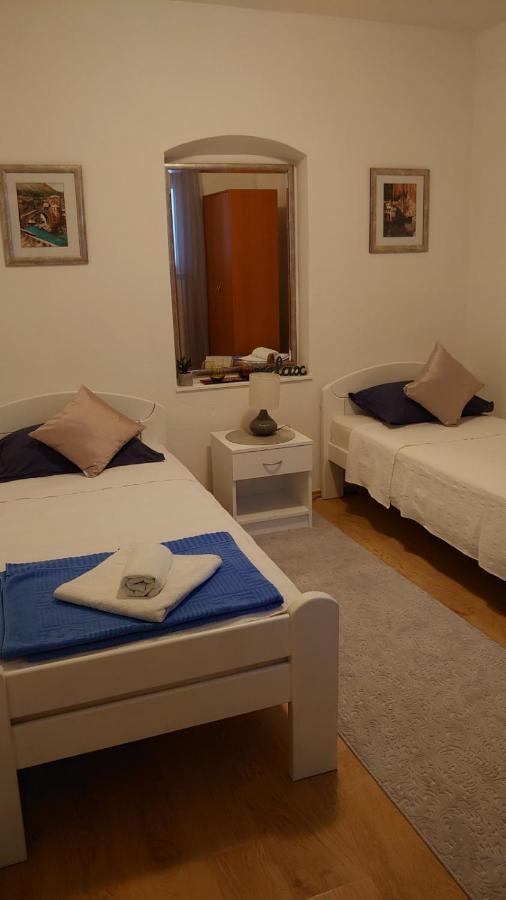 Apartments Tulipan - With Free Private Parking Garage Mostar Esterno foto