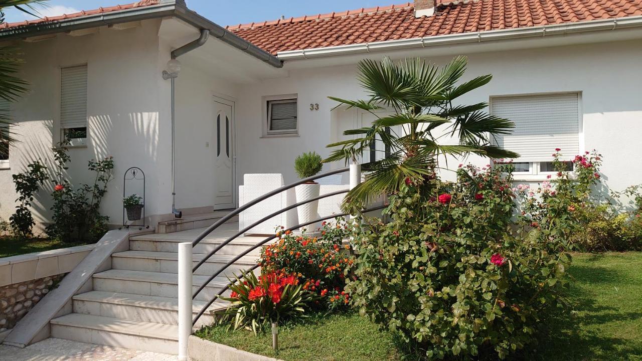 Apartments Tulipan - With Free Private Parking Garage Mostar Esterno foto