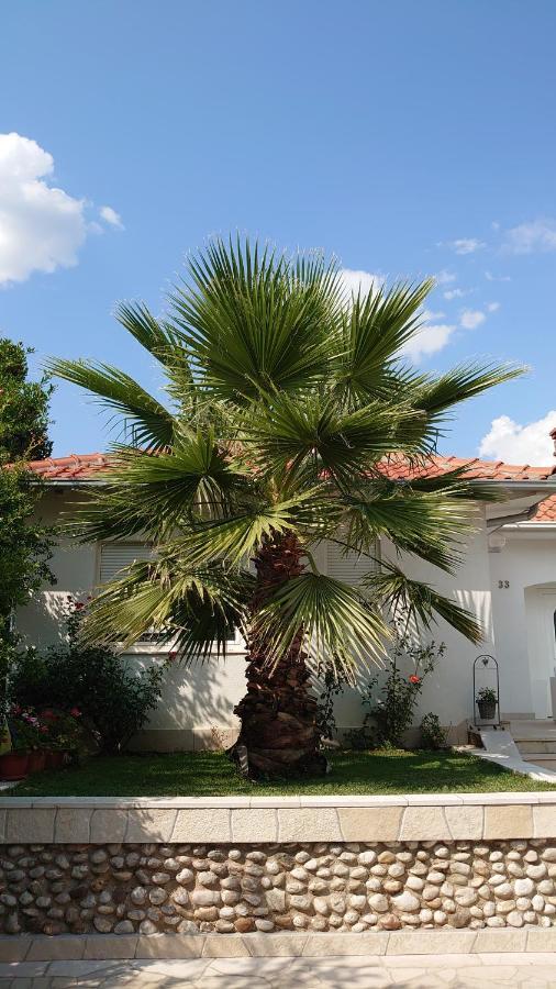 Apartments Tulipan - With Free Private Parking Garage Mostar Esterno foto