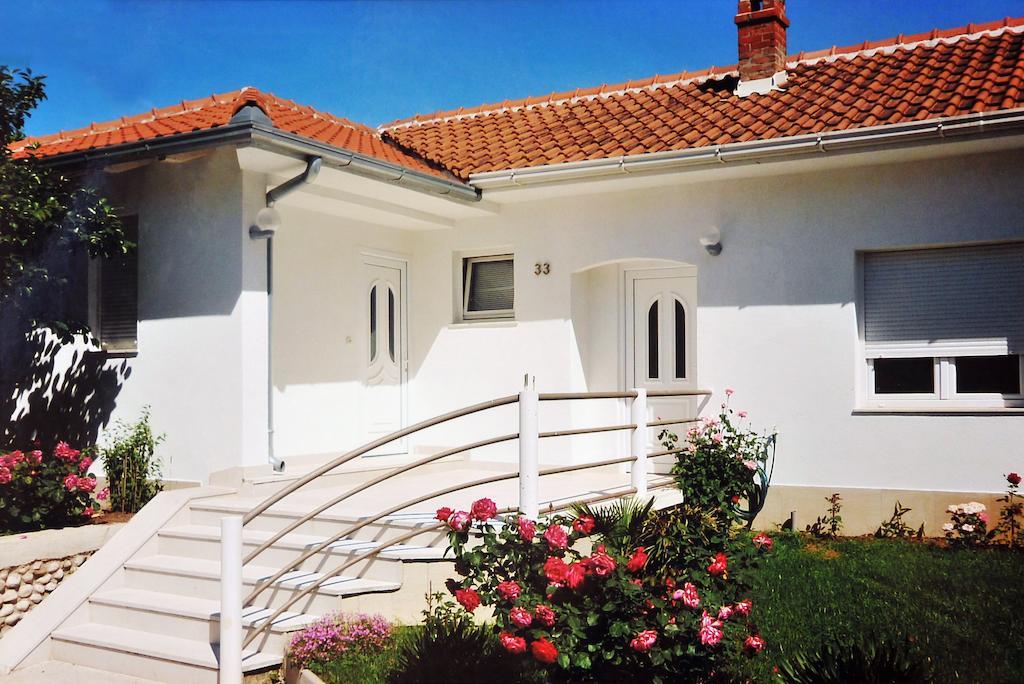 Apartments Tulipan - With Free Private Parking Garage Mostar Esterno foto