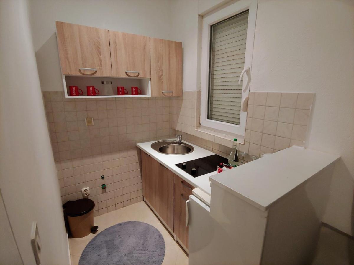 Apartments Tulipan - With Free Private Parking Garage Mostar Esterno foto